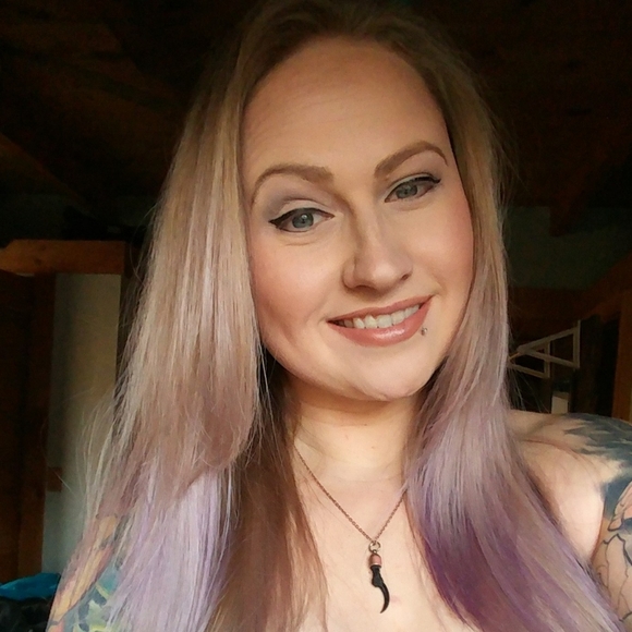 Welcome to my closet! - Picture 5 of 5